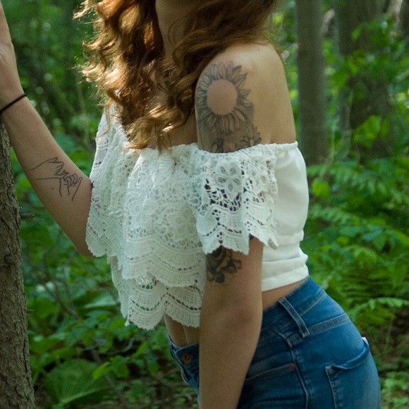 Tops - 5/$25 Lace crop top